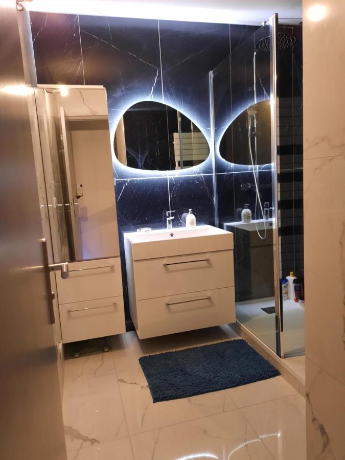 Mon Petit Paradis, Centre 90 M2, 200 M Mer, Terr Plein Sud, Clim Park Prive Apartment *